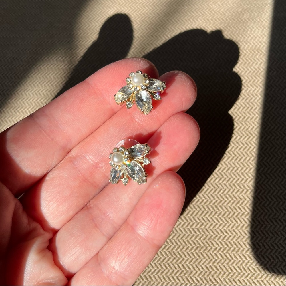 Pearl and diamond flower earrings